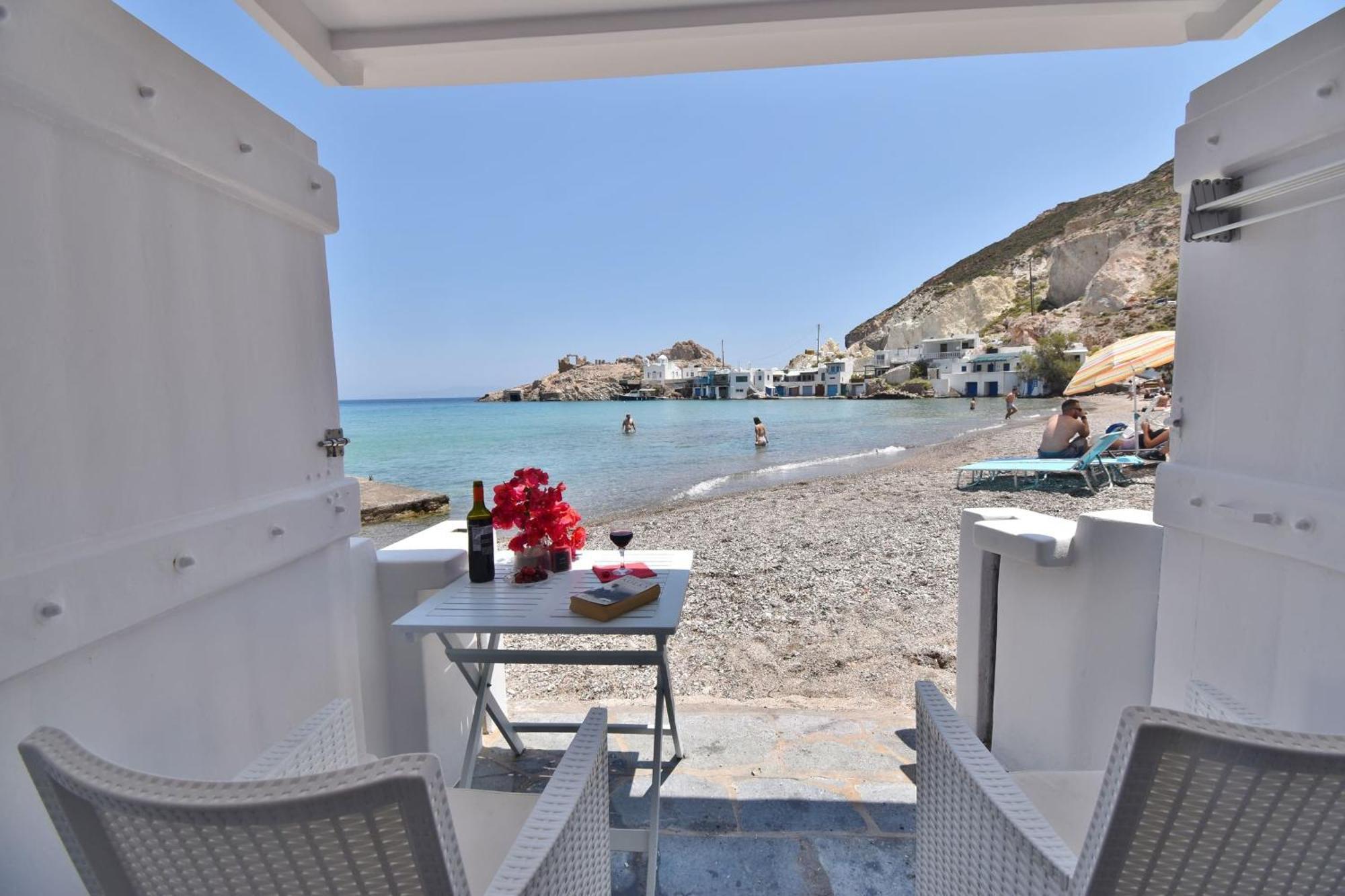 Blue Mare Apartments On The Beach Firopotamos Oda fotoğraf