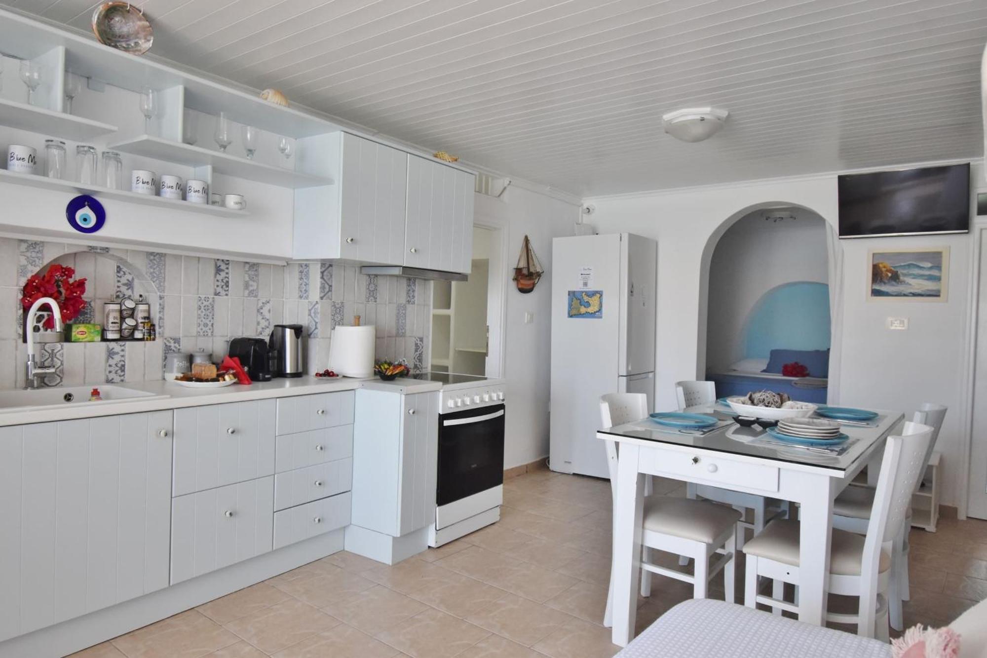 Blue Mare Apartments On The Beach Firopotamos Oda fotoğraf