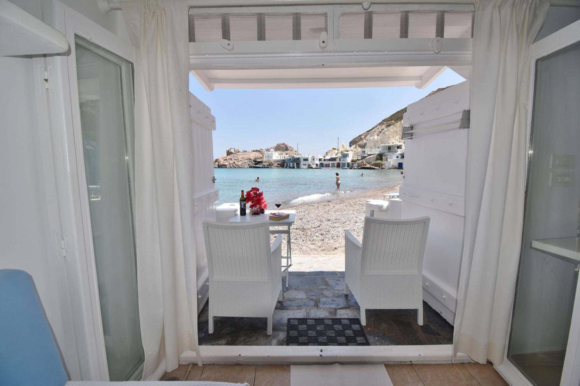 Blue Mare Apartments On The Beach Firopotamos Oda fotoğraf