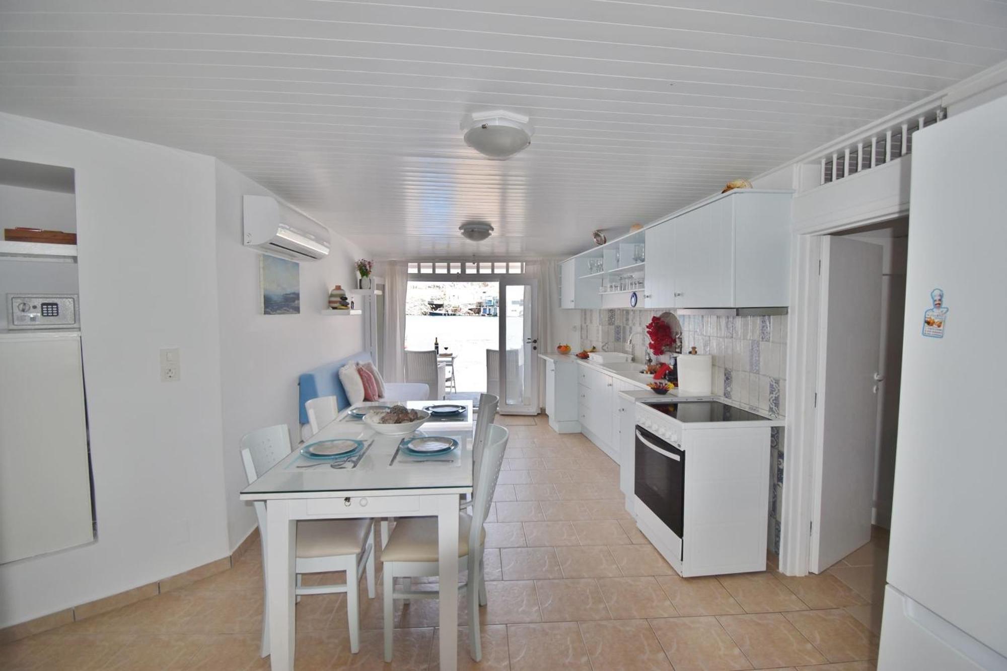 Blue Mare Apartments On The Beach Firopotamos Oda fotoğraf