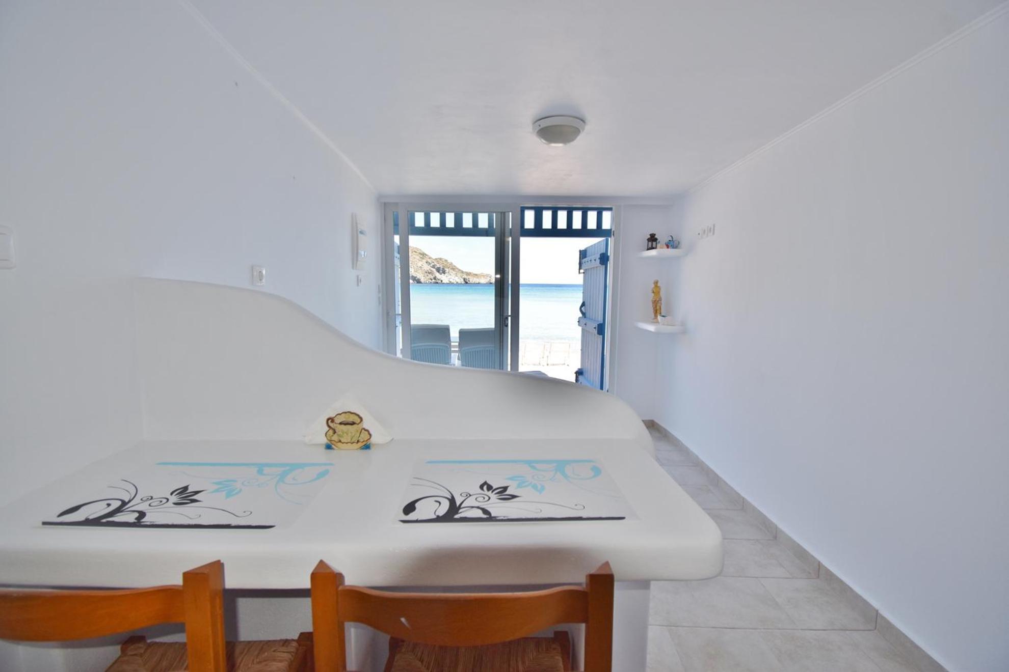 Blue Mare Apartments On The Beach Firopotamos Oda fotoğraf