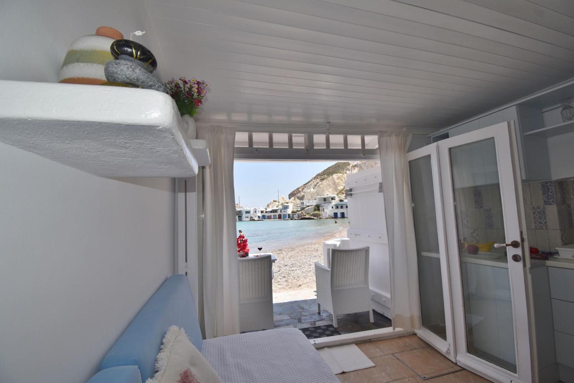 Blue Mare Apartments On The Beach Firopotamos Oda fotoğraf