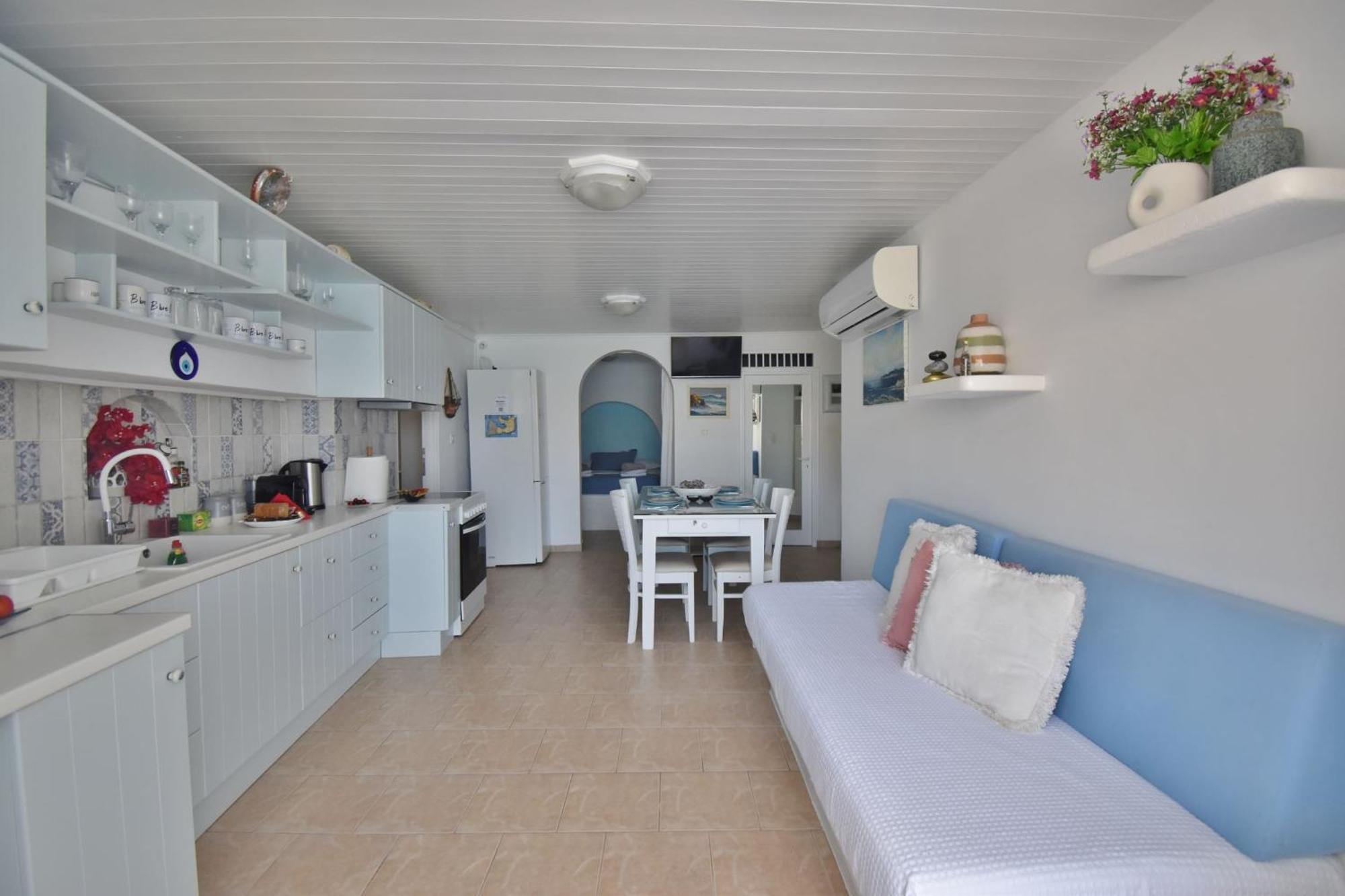 Blue Mare Apartments On The Beach Firopotamos Oda fotoğraf