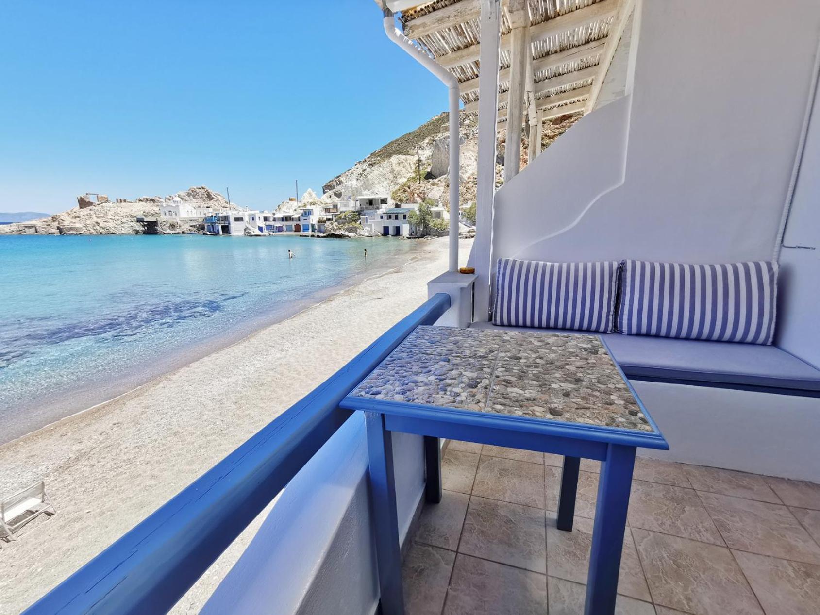 Blue Mare Apartments On The Beach Firopotamos Oda fotoğraf