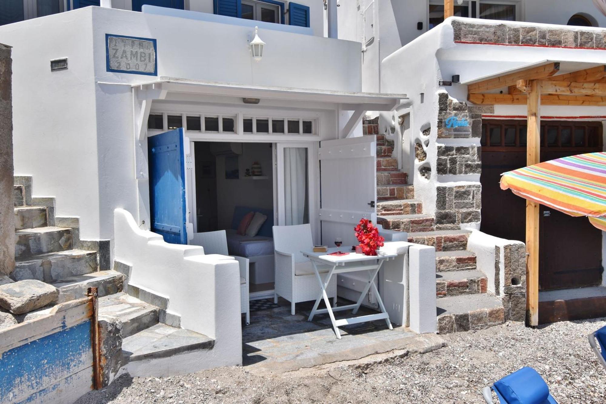 Blue Mare Apartments On The Beach Firopotamos Oda fotoğraf